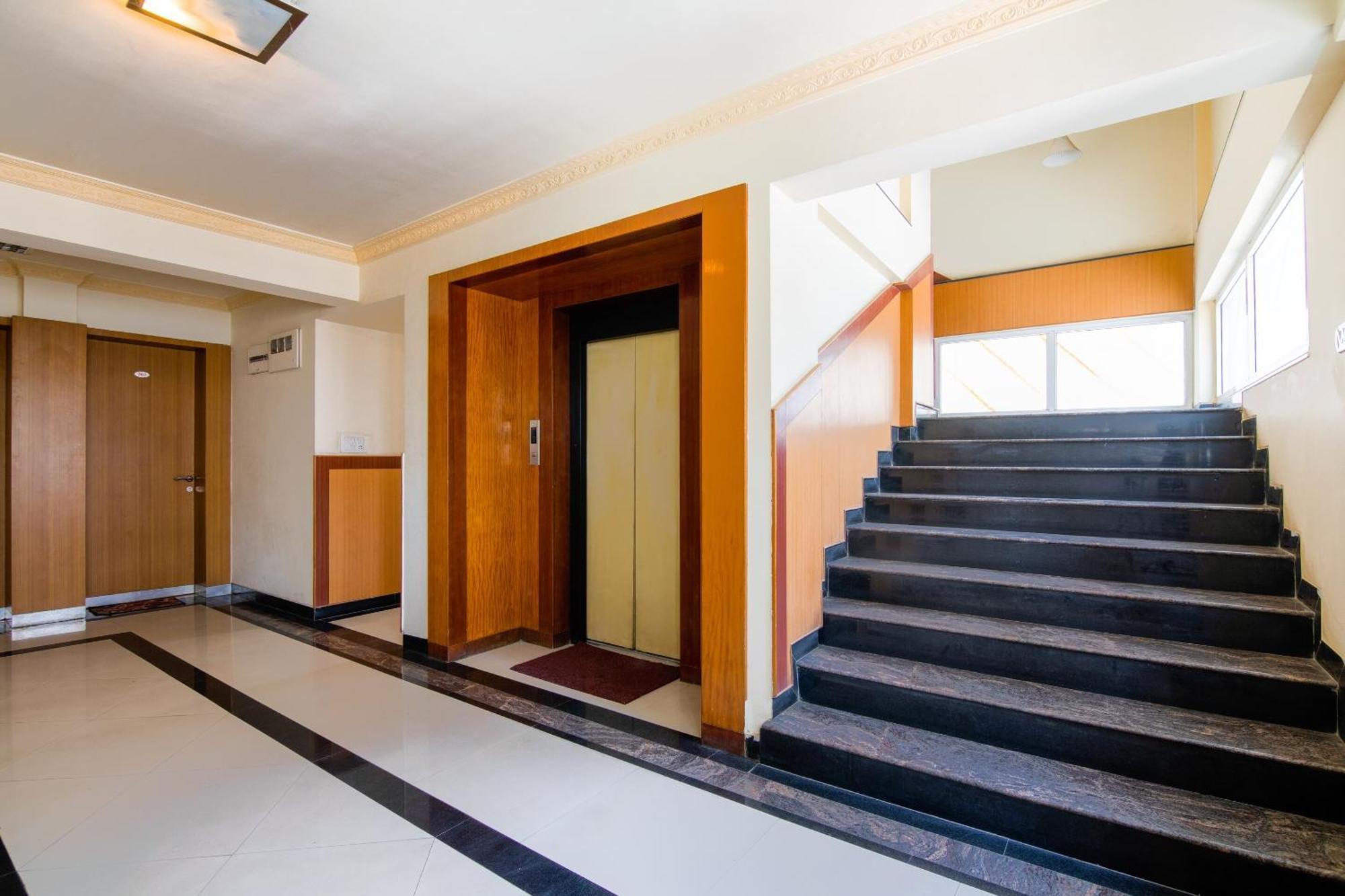 Flagship Aayush Corporate Stays Near Nexus Mall Koramangala Bangalore Bagian luar foto